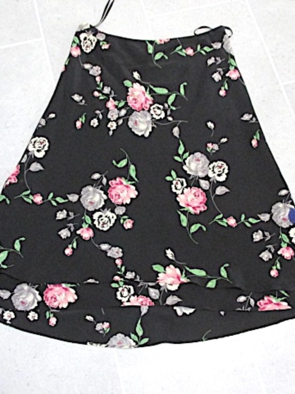 Ralph Lauren Black Floral Silk Full Tiered Midi Skirt, Size 12 - Picture 5 of 8
